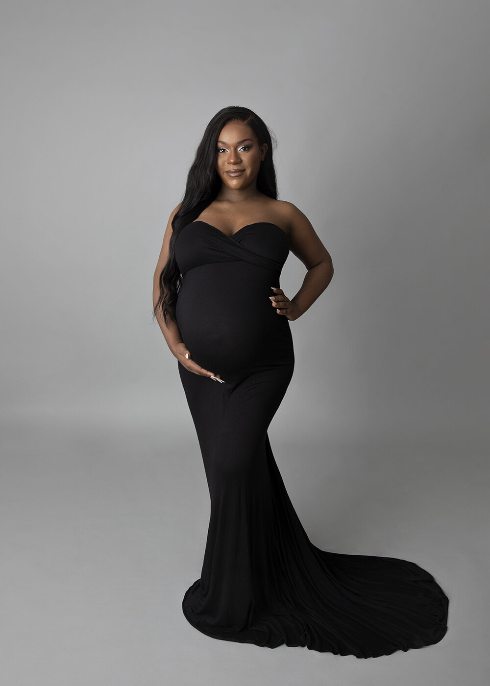 MATERNITY_PREGNANTWOMAN_BLACKWOMANBABYBUMPBLACKDRESS