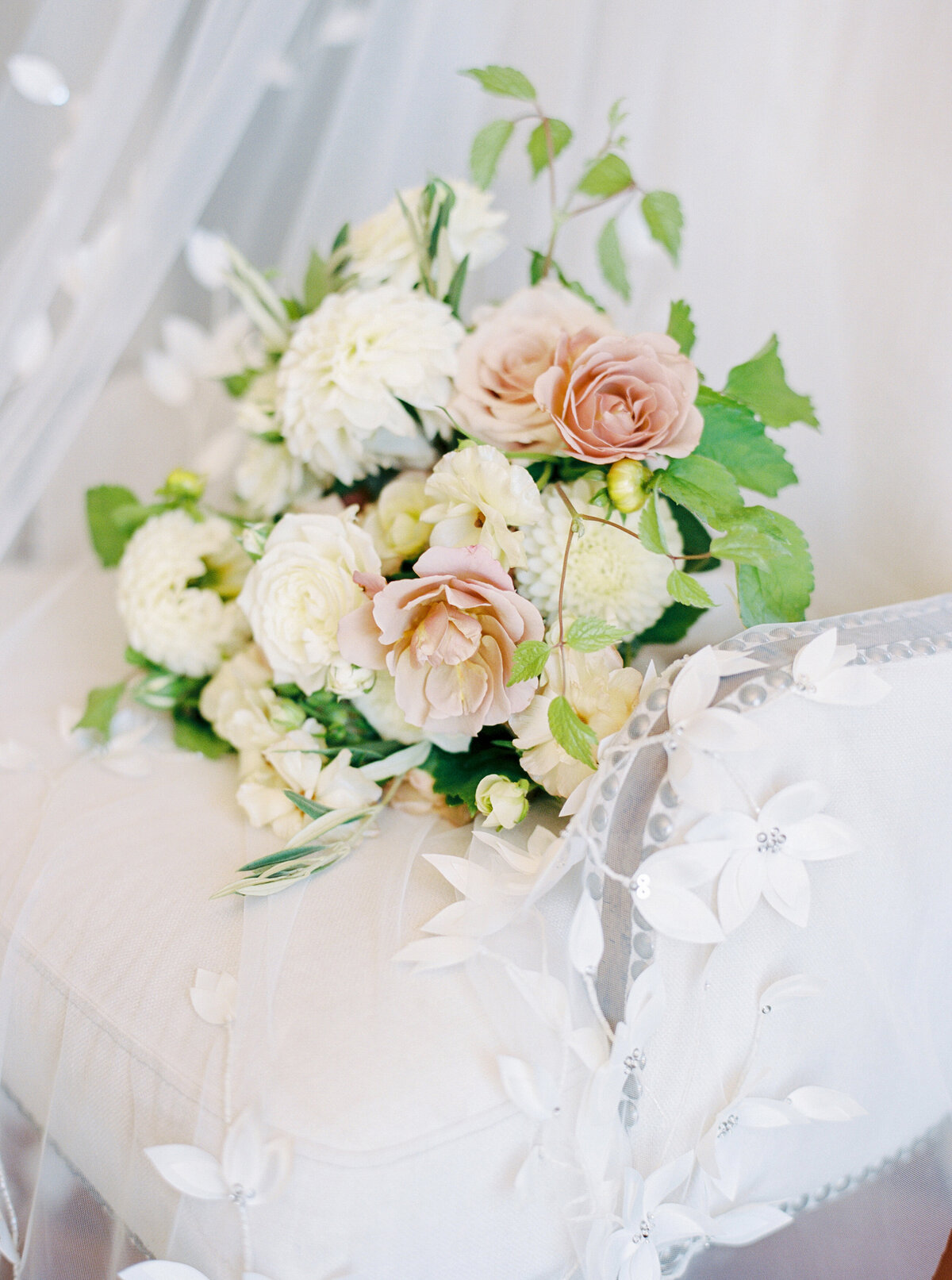 wedding-at-black-walnut-inn-and-vineyard-photography-by-the-tenneys-56