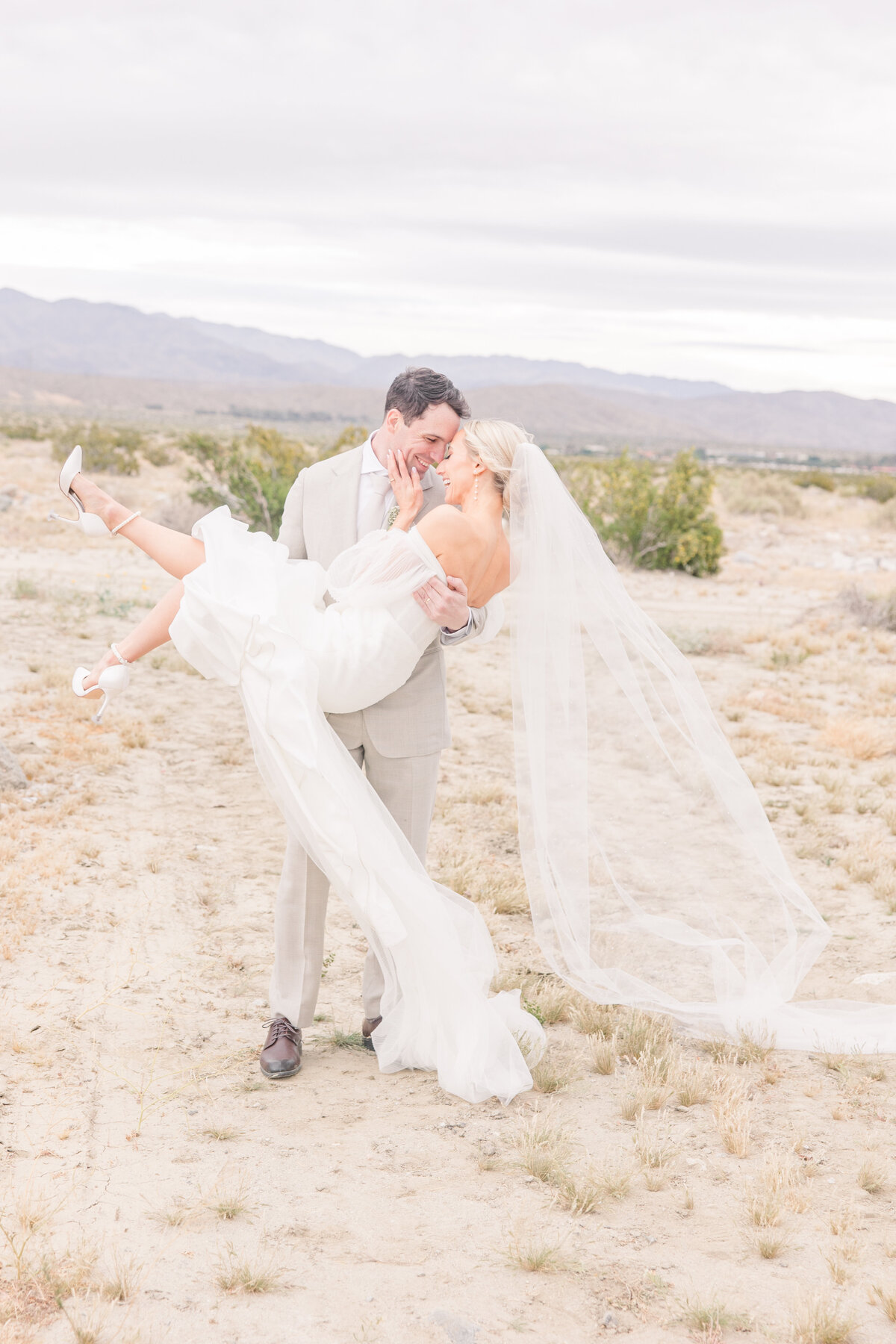 The Estate at Via Las Palmas Palm Springs Light and airy spring wedding southern california wedding venue luxury photography-232