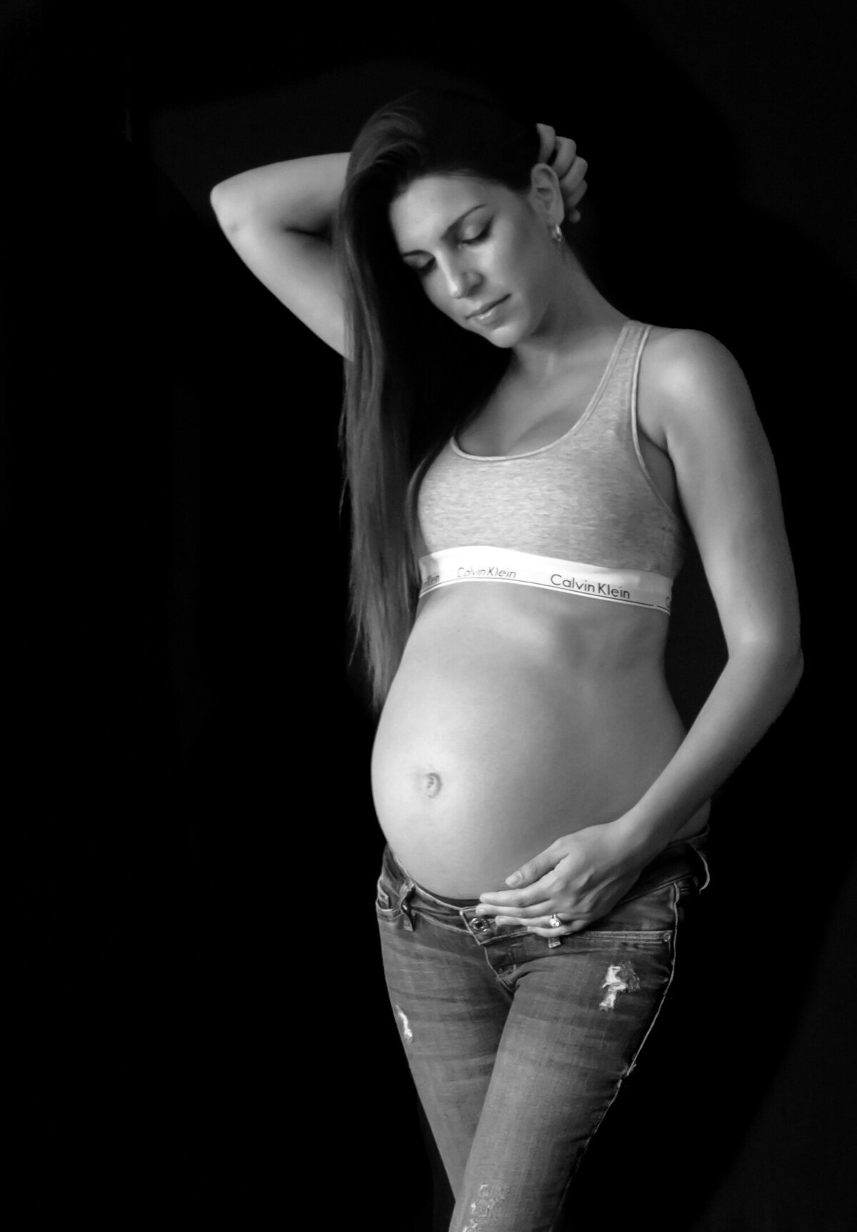 Tally Safdie photo pregnancy session b&w