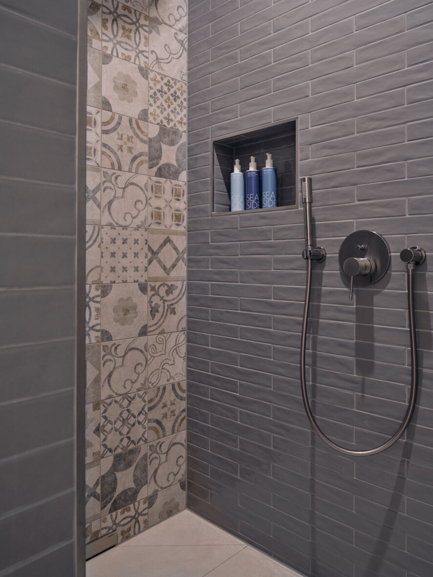Großzügige Dusche im Couple Living Apartment.