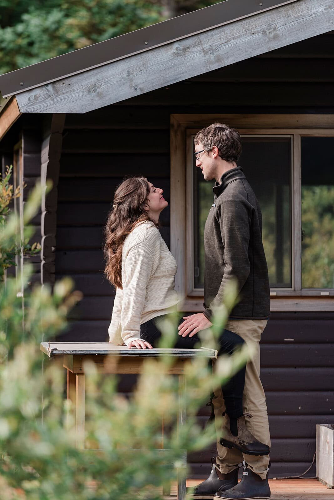 fun-activities-for-romantic-couples-getaways-in-alaska-Soul-and-Sky-Weddings
