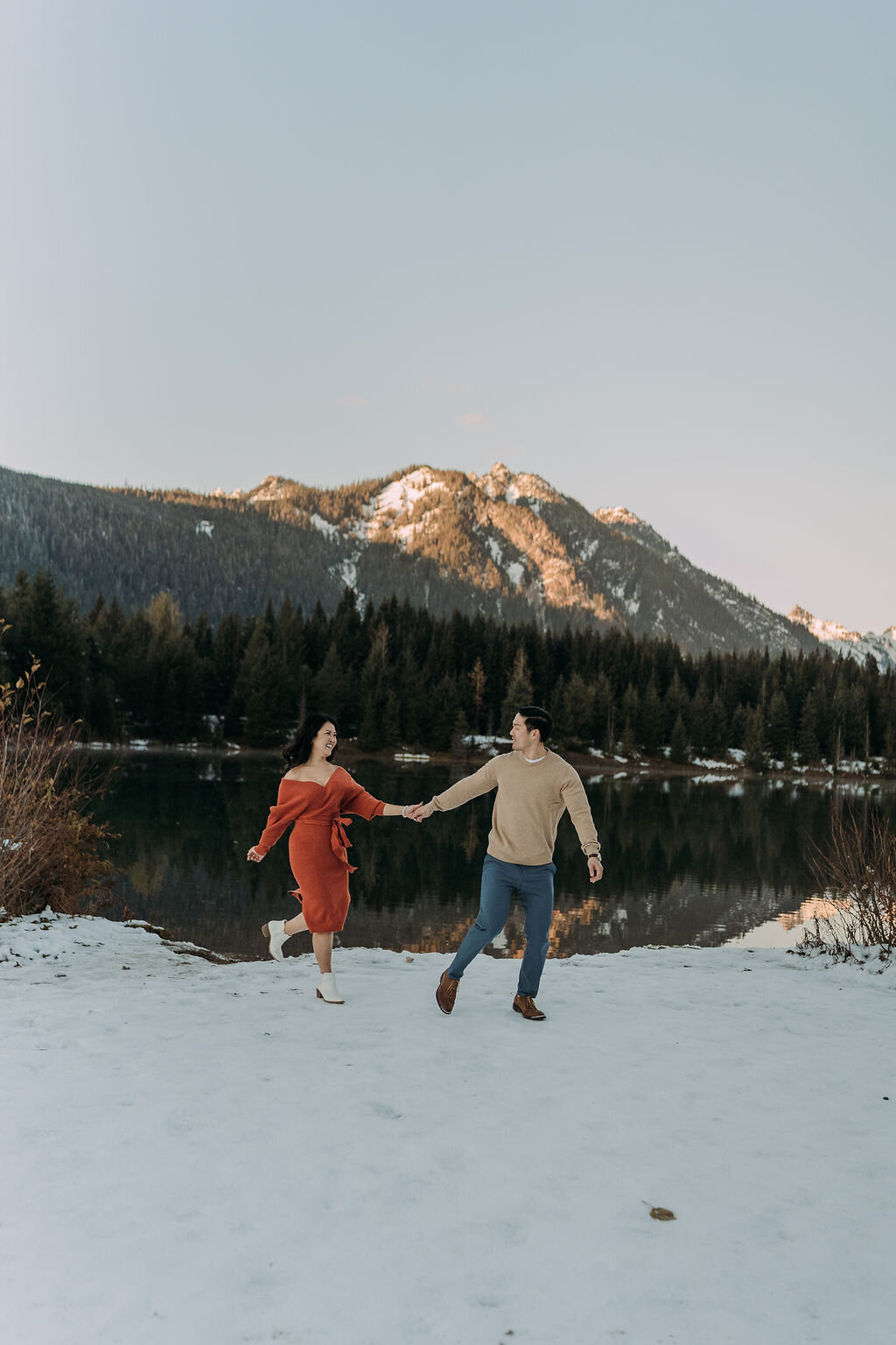 Joyce Li Photography Destination Wedding Elopement Engagement Lifestyle Portrait Photographer West Coast Seattle Washington California goldcreekpondengagement-58