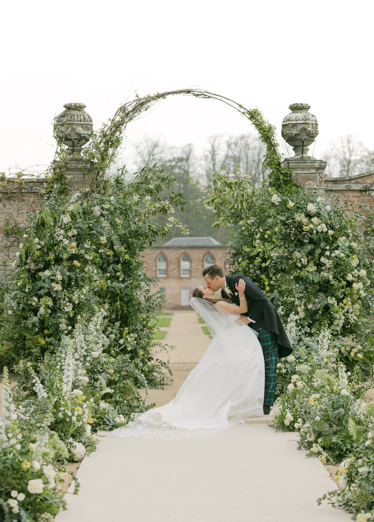Corrie-Wilf-Wedding-Yester-Estate-Chloe-Winstanley-Photography-350