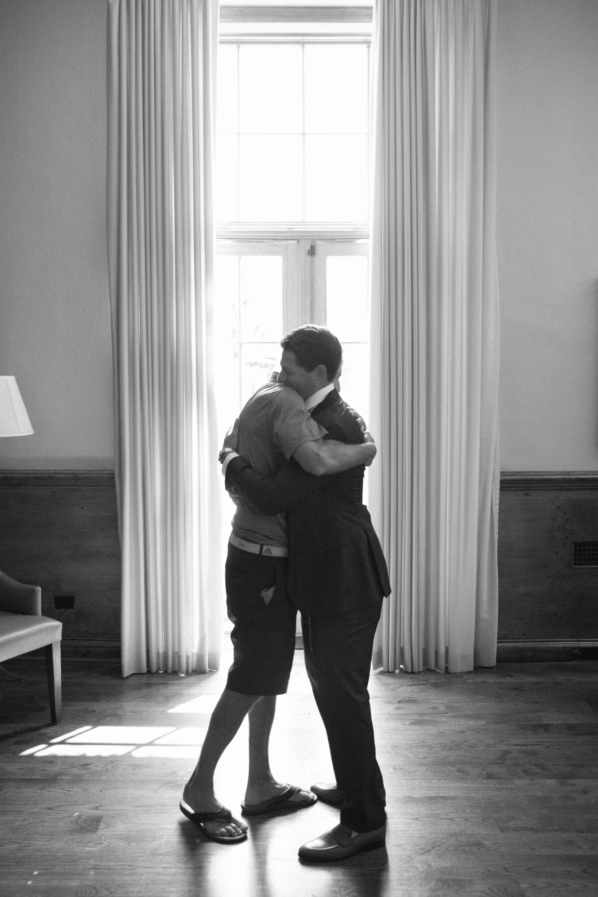 Temerity Photography Vanessa Hurr Wedding Engagement Award Winning Photographer Timeless Classic Love Wisconsin15