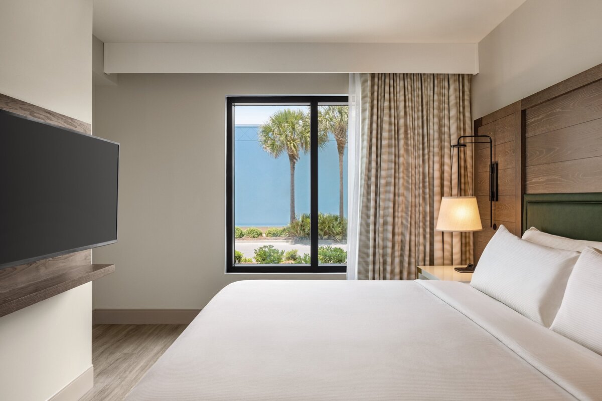 ECPPP_1_king_2_queens_2_bedroom_suite_02