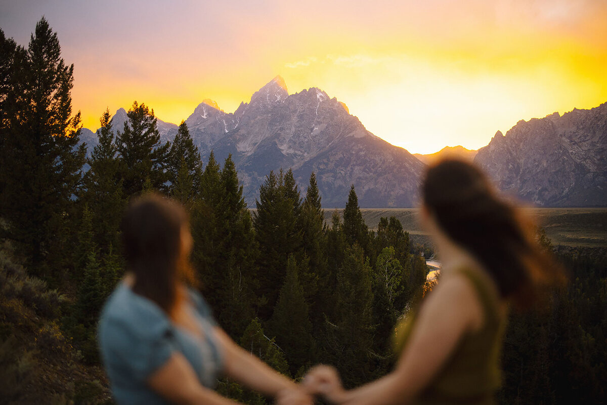 Fort Collins Engagement Wedding Photographer Denver LGBTQ Queer Same Sex Inclusive Estes Park Colorado Venue Planner RMNP Liz Osban 004