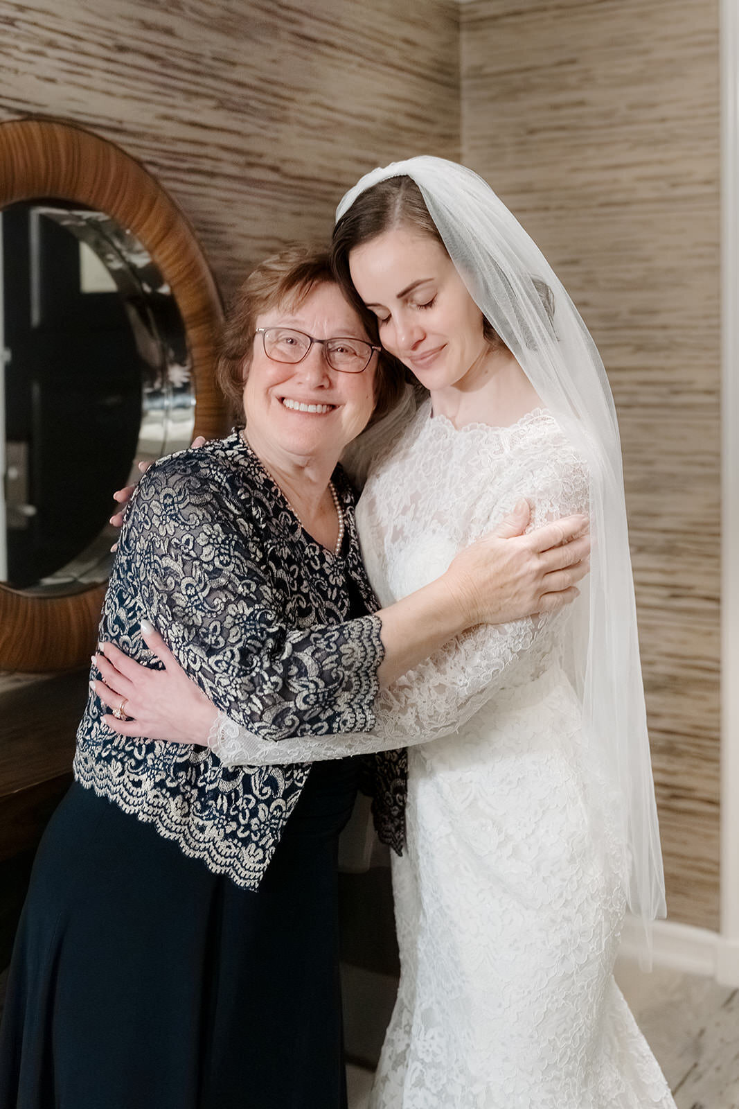 Wedding getting ready at JW Essex house marriot, NYC | Oduma photography-43
