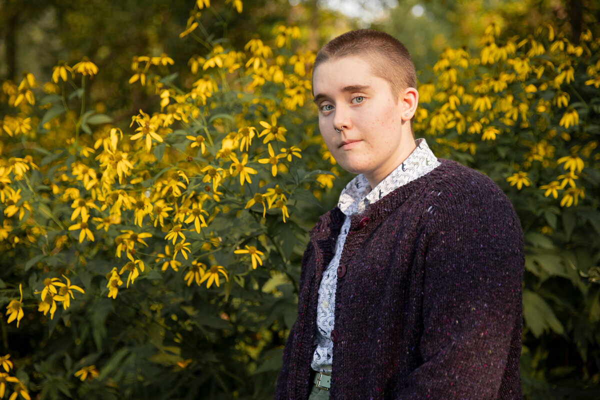 senior-photo-yellow-flowers