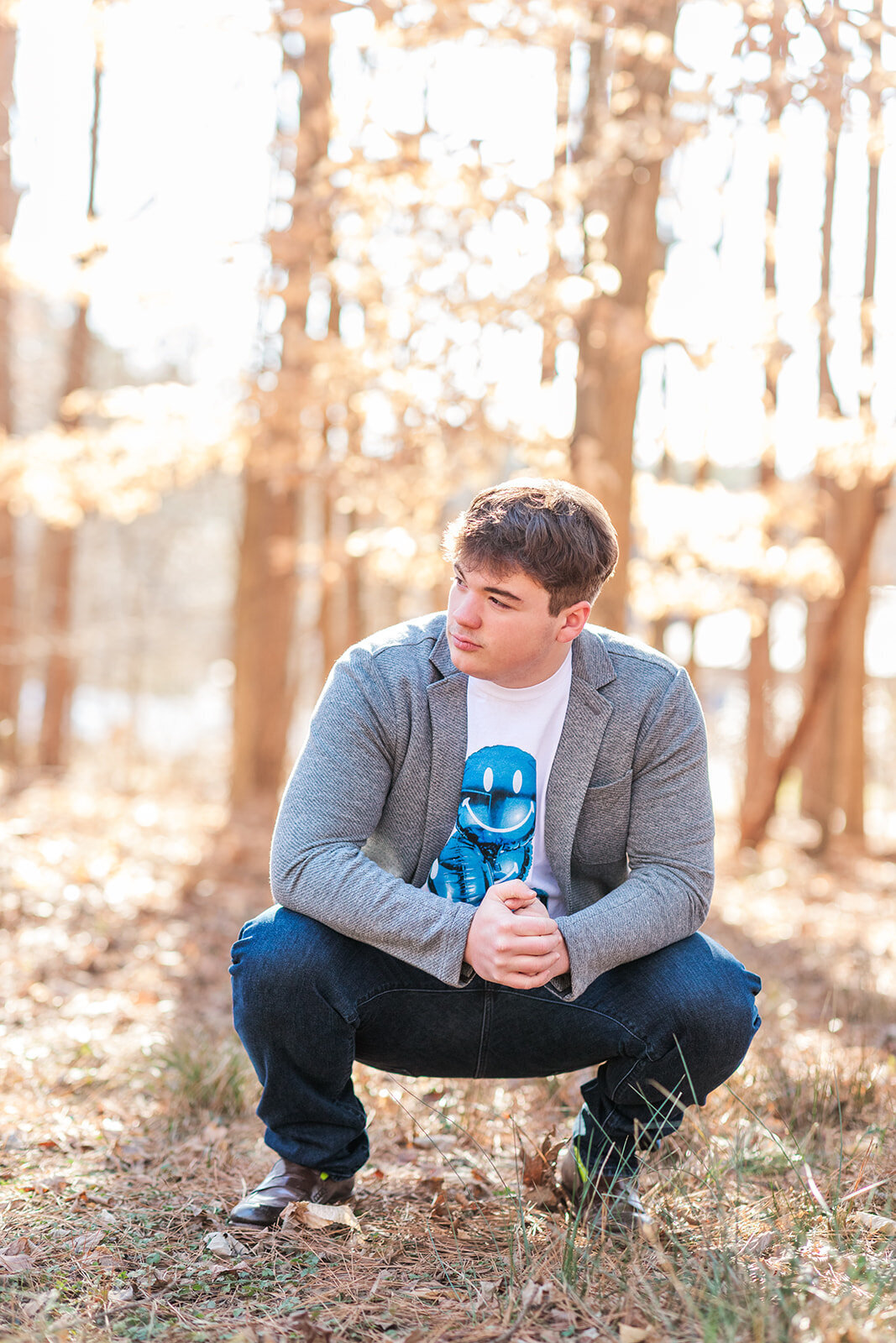 Outdoor senior portraits with a casual and genuine vibe
