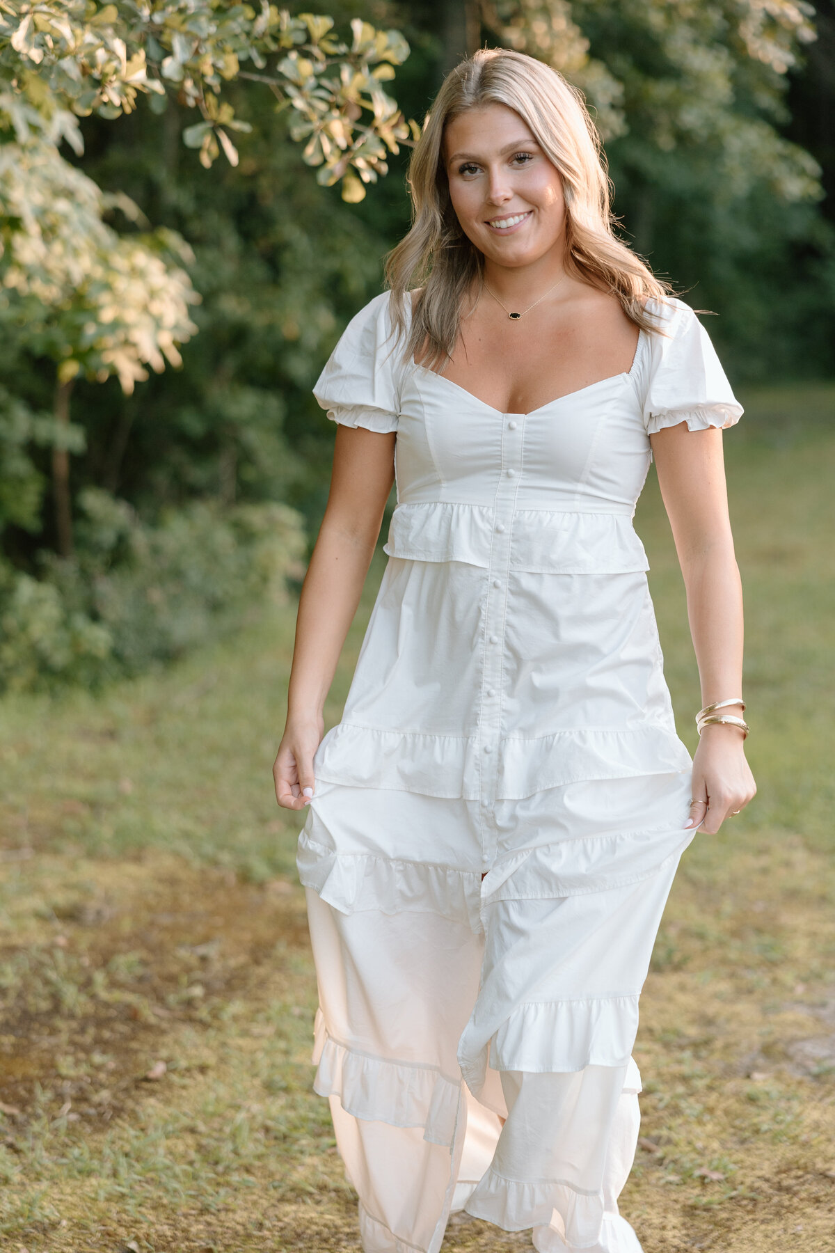 senior photos at family farm