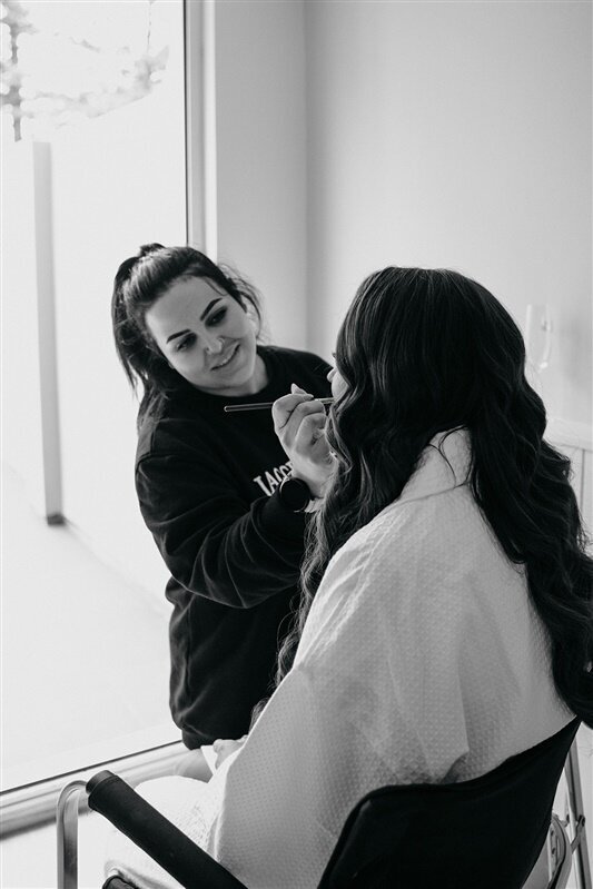 Experience the perfect bridal transformation as Tamara prepares for her big day with flawless makeup artistry.