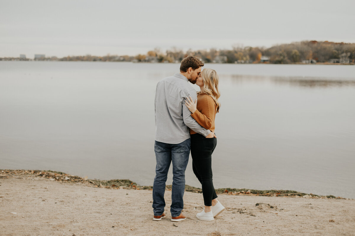 Heather Joy Photography Wedding and Lifestyle Photographer Minneapolis St. Paul Minnesota Twin Cities Natural Emotive Warm Heather Erickson18