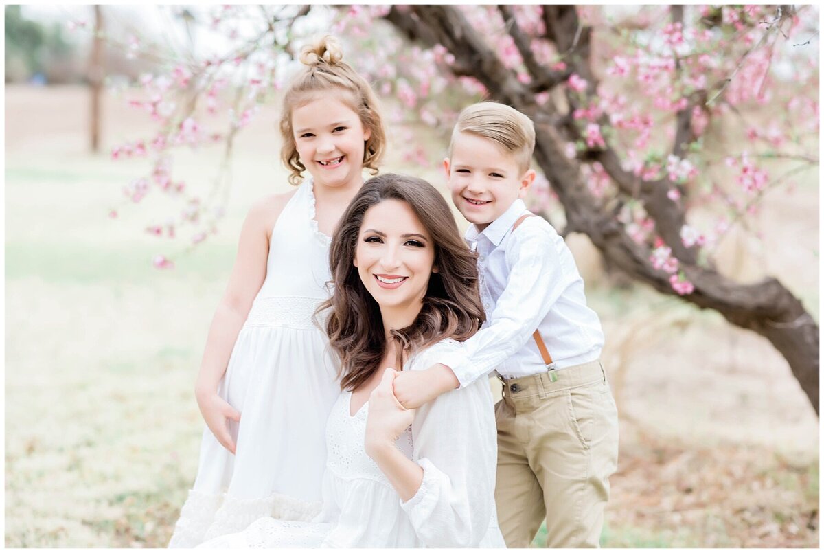 Capello's-Mommy-and-Me-Session-Schnepf-Farms-Arizona-Ashley-Flug-Photography02