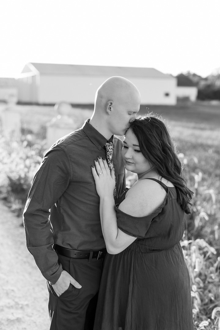 Engagement session in the sunflower field0033