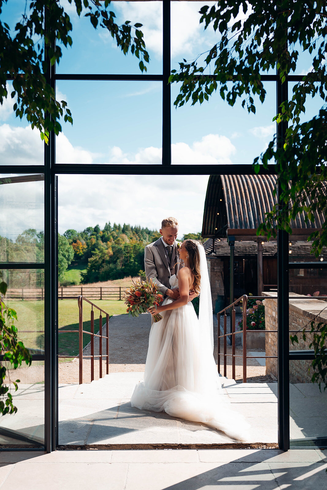 Cotswolds Wedding Photographer | Emily Collett Photography, image size:1067x1600