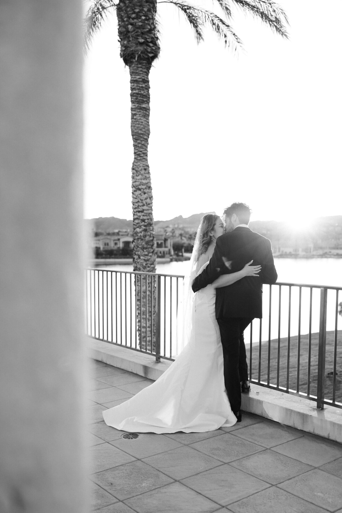 123_riskyexposure_marley-simon_las-vegas-elopement-photography