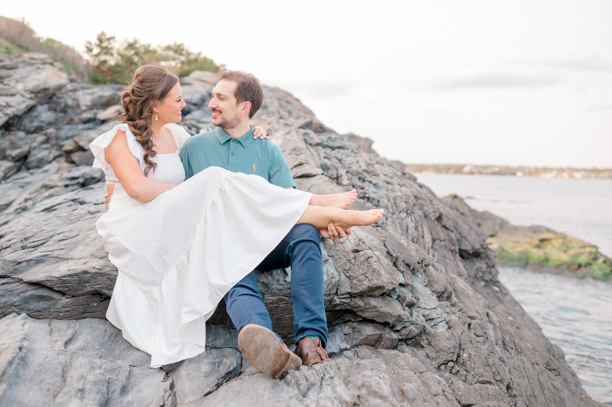 Castle-Hill-Inn-Newport-Engagement-Session-25