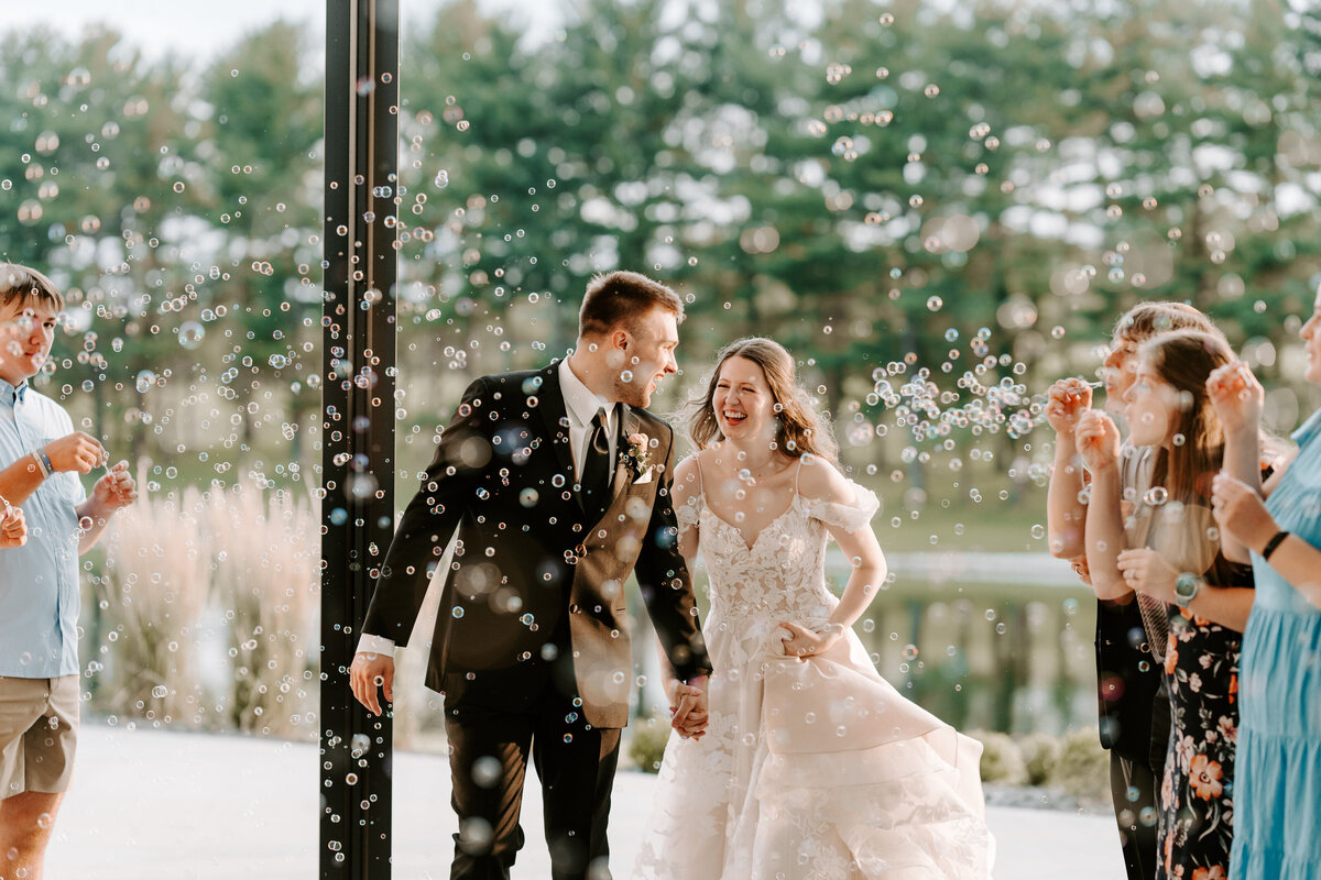 kraber-the-gathering-grounds-iowa-wedding-184