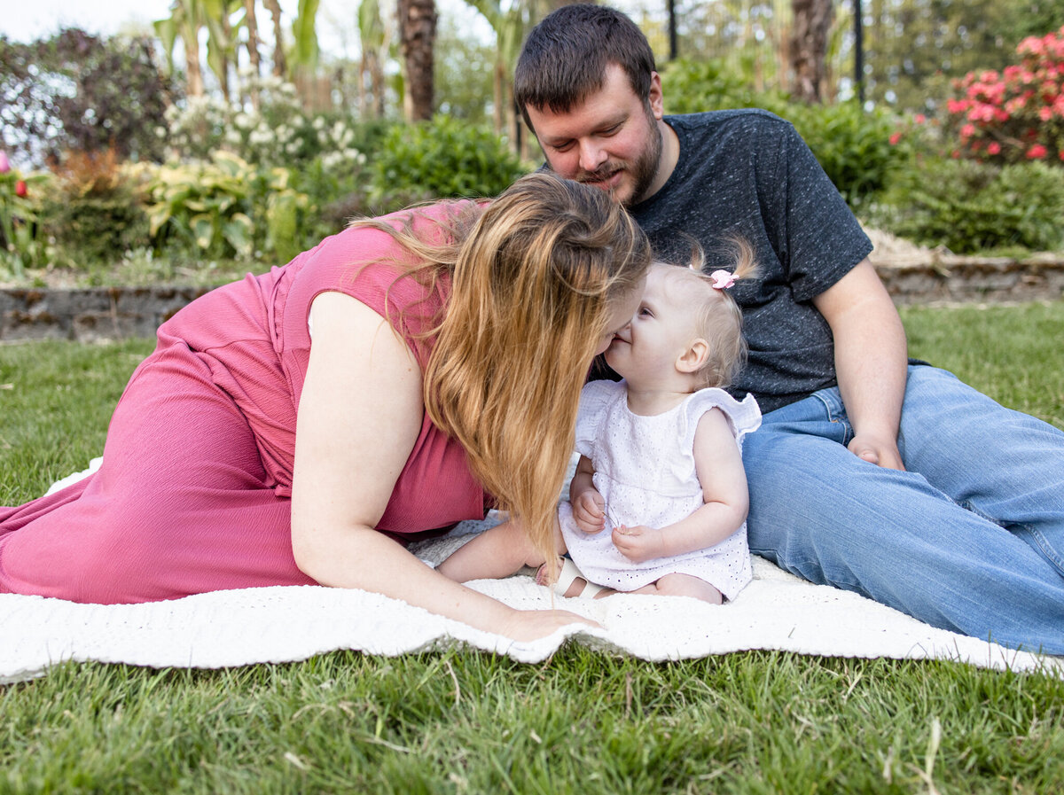 Point-Defiance-Rose-Garden-Tacoma-Family-Keli-Vaeagi-Photography-6