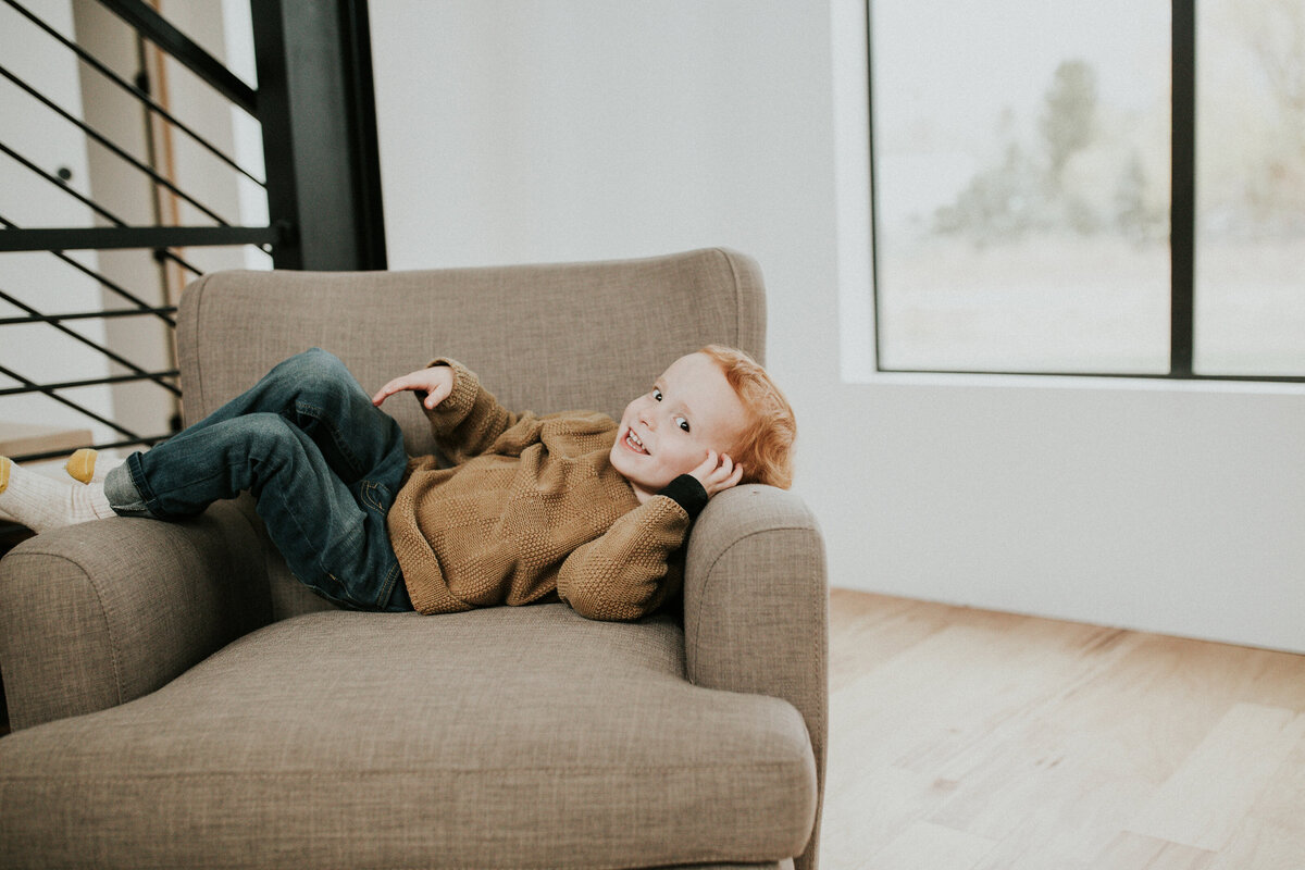 family-session-in-home-montana-15