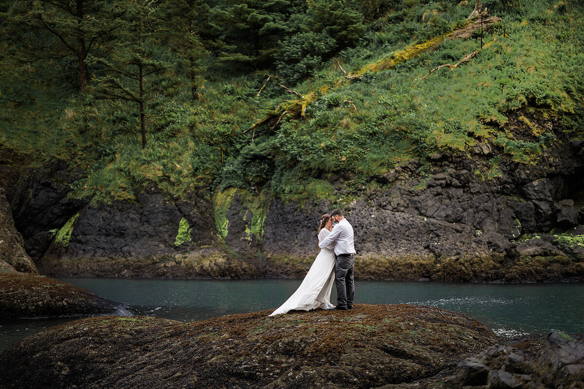 Final_Seaview Washington Elopement - Tara Nichole Photo - 2024 - Lauren and Jarrod-145