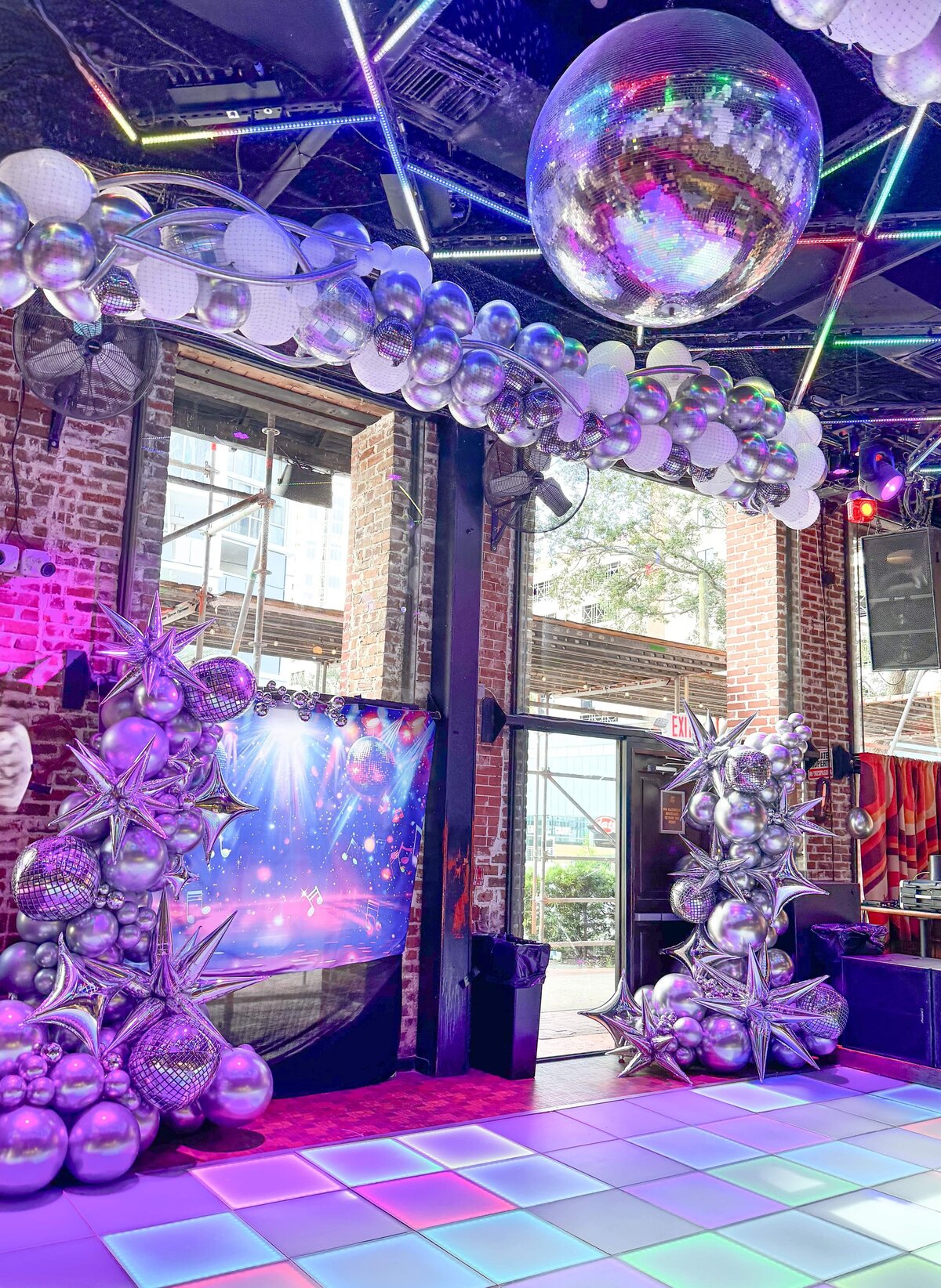 silver balloon stars and balloons for party in Tampa