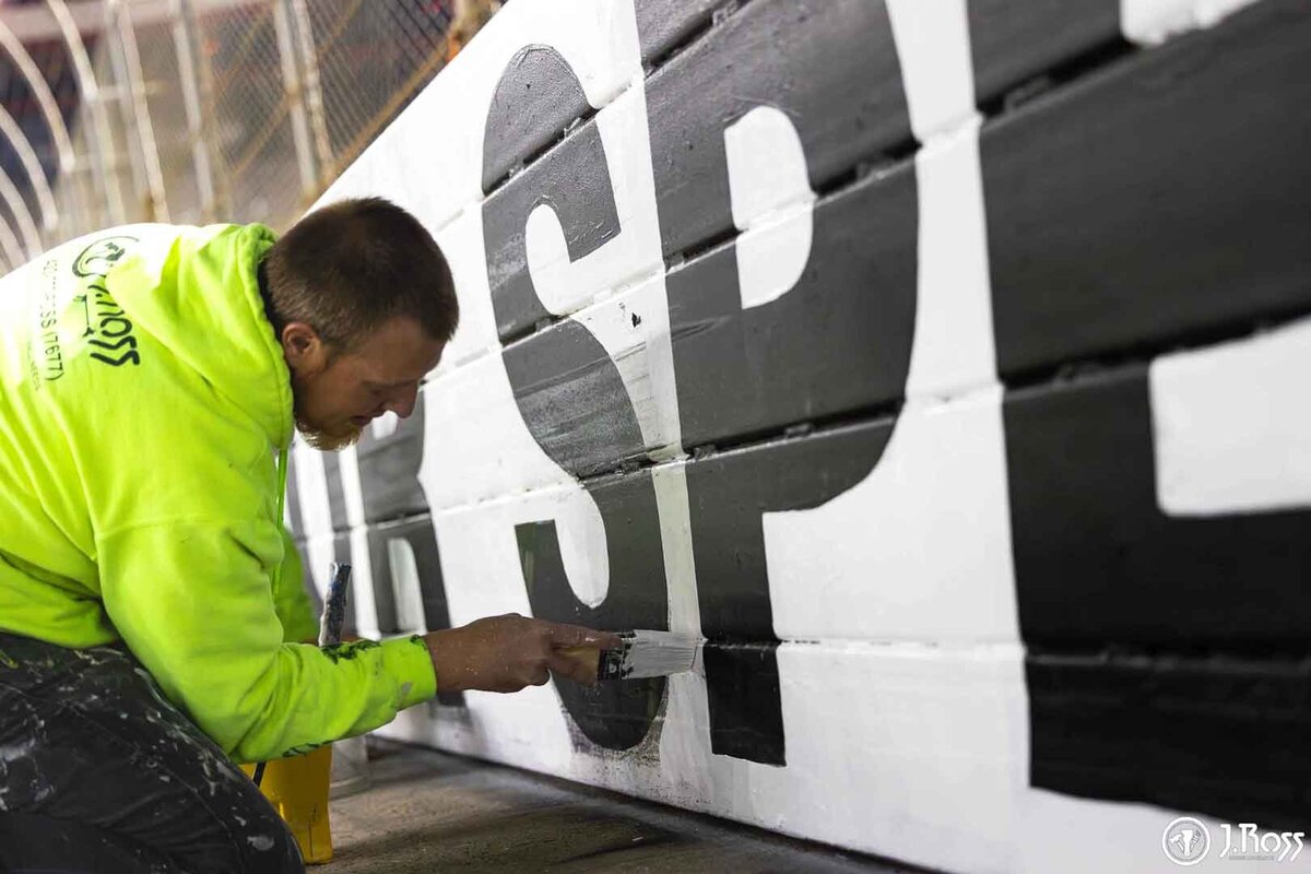 BRISTOL-MOTOR-SPEEDWAY-COMMERCIAL-PAINTING-J.ROSS-17-2