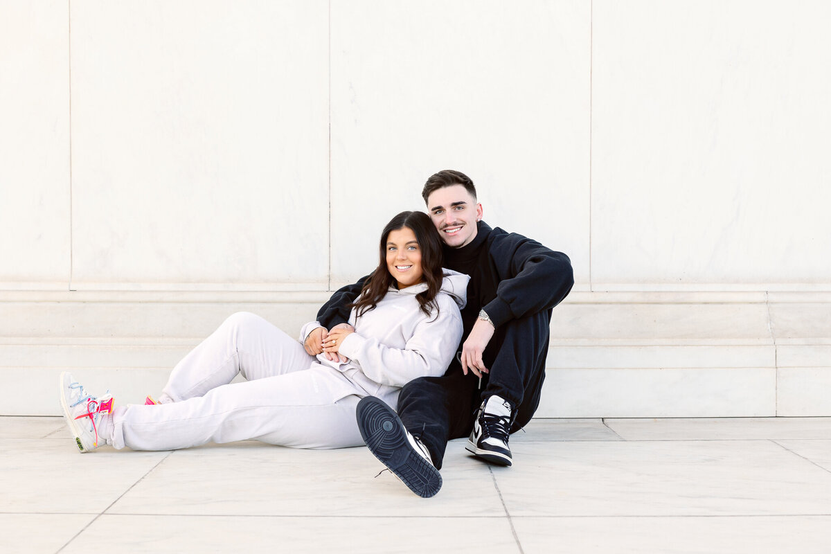 Jefferson-Memorial-Winter-Engagement-Session-84