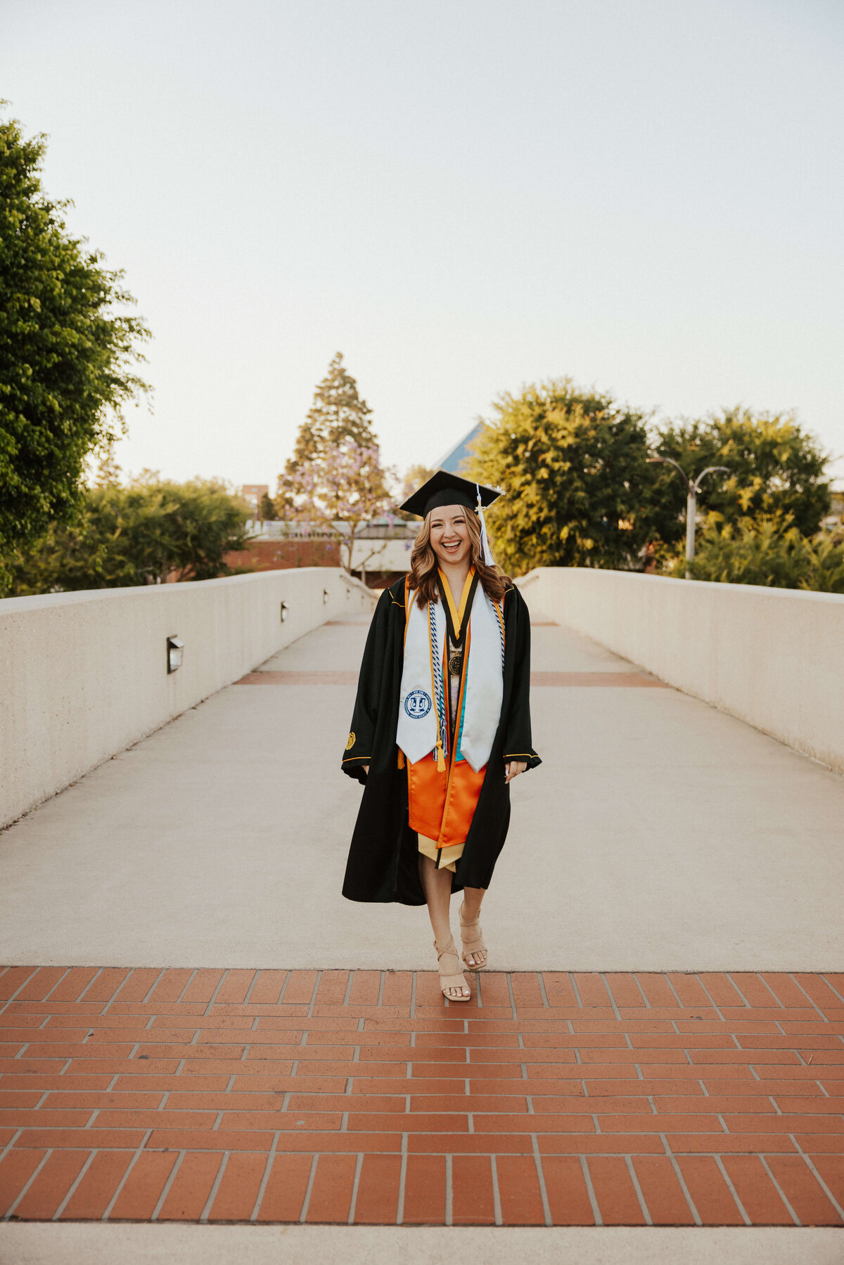 long-beach-grad-photoshoot-inspo-graduate