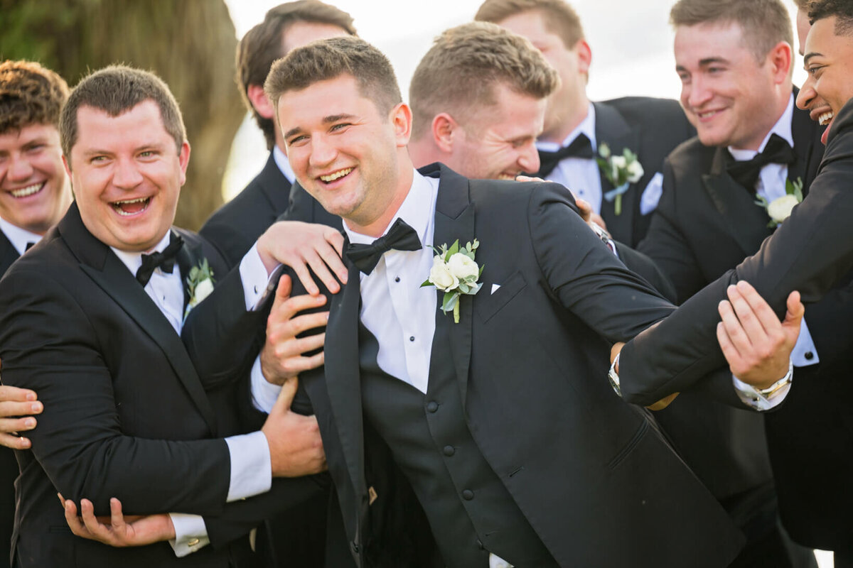 Wedding-at-The-Commodore-in-Hartland-WI-20