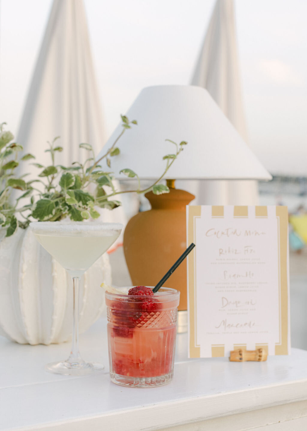 Fresh cocktail and beach club style welcome party