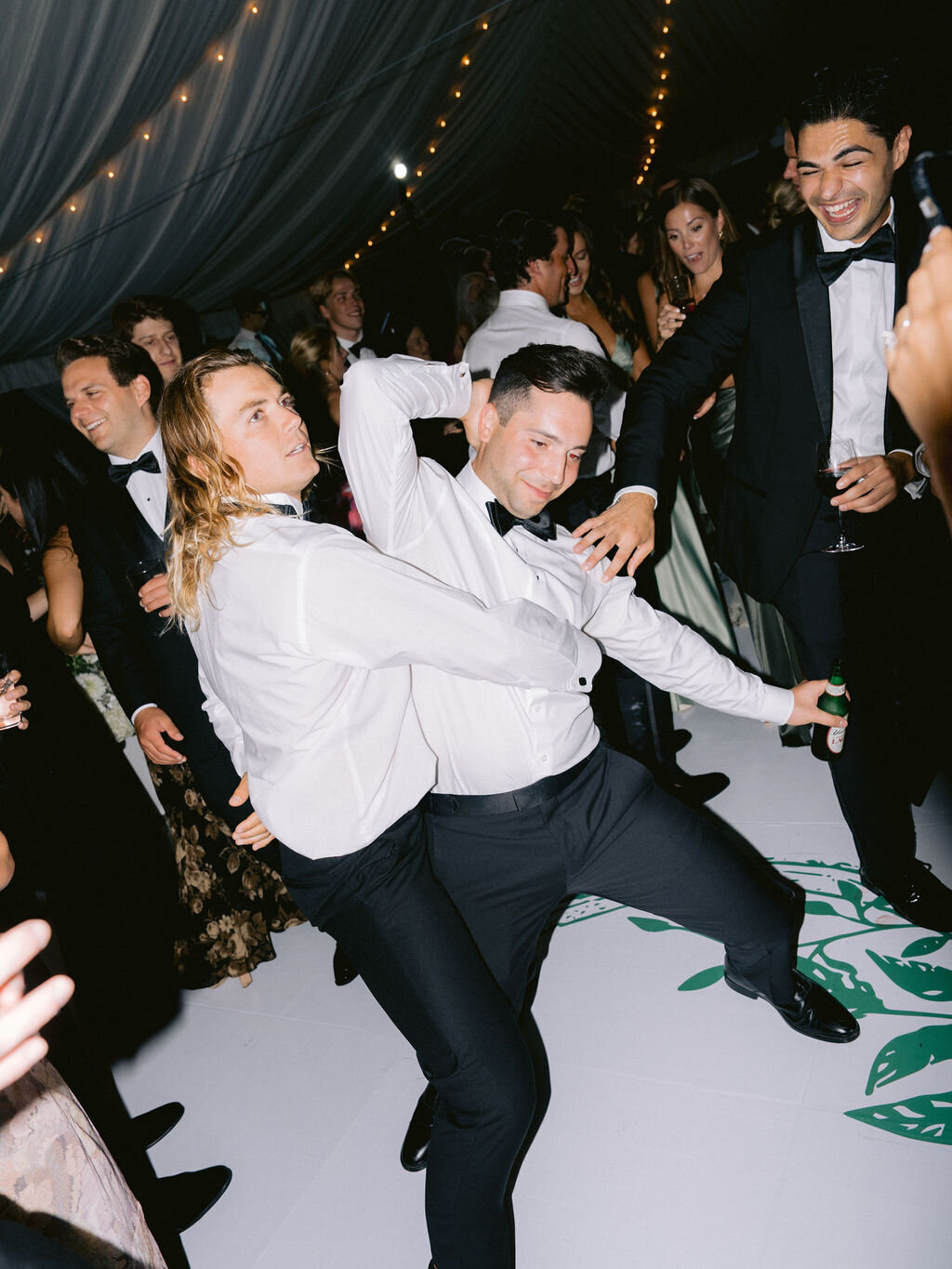 NikkiSanterre_EastCoastLuxuryWeddingPhotographer_WilmingtonWeddingSocialGracesEvents_Emma&Andy-211