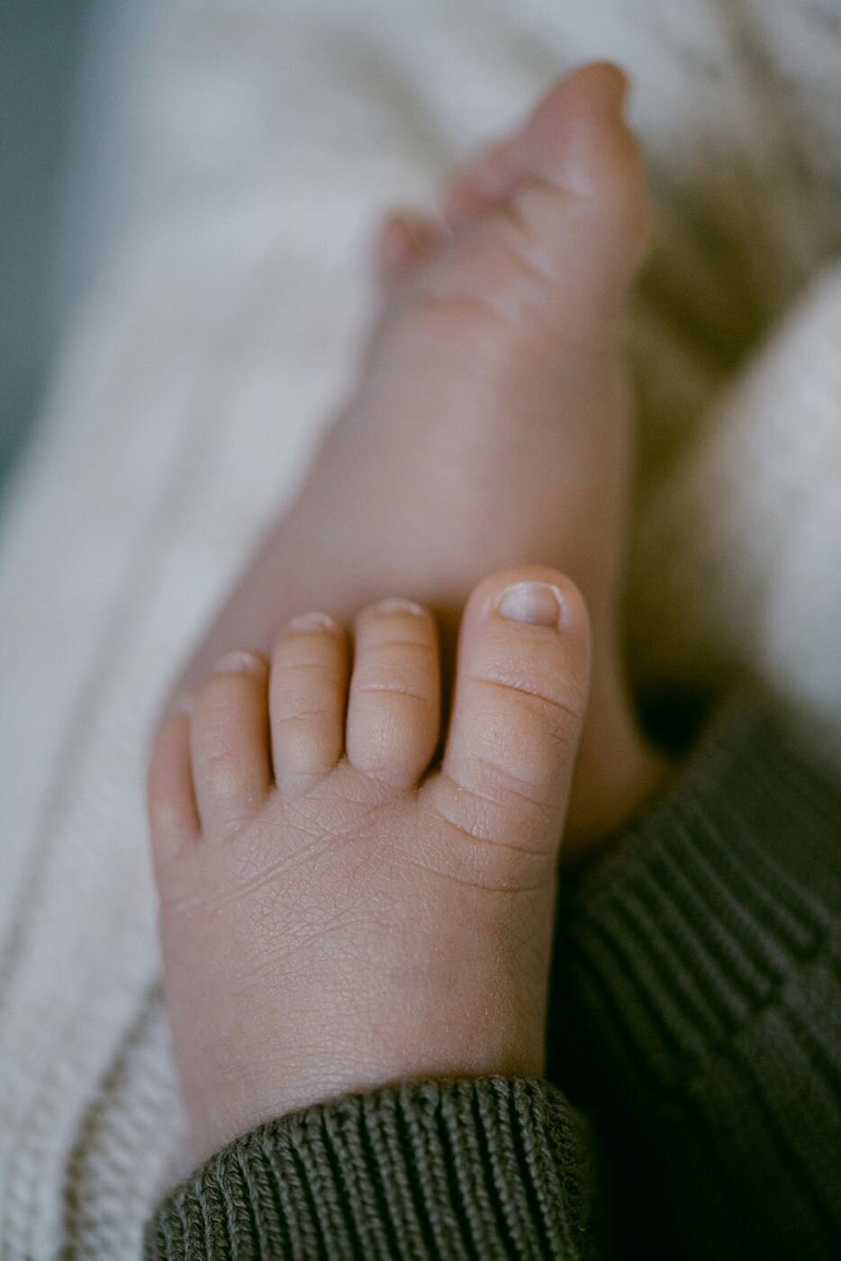 bella-luce-by-michelle-andrea-new-england-photographer-newborn-casey-family-18