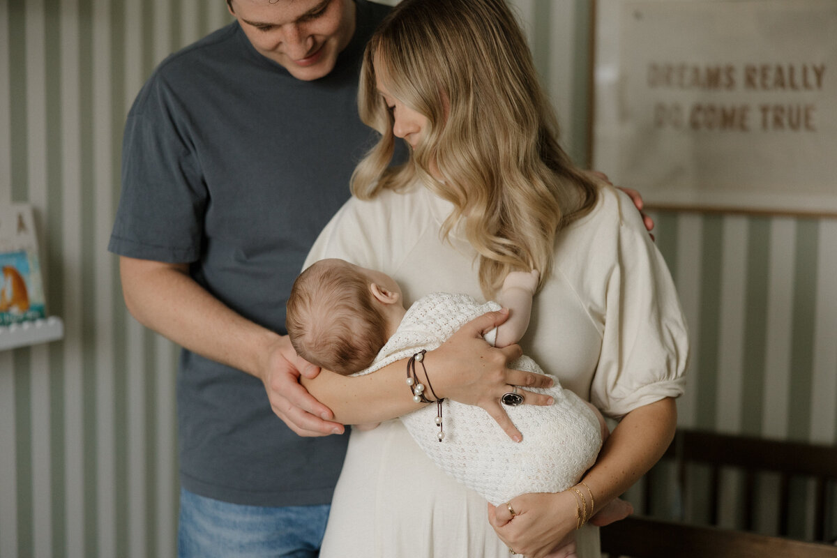 Black and white Indianapolis newborn photography session
