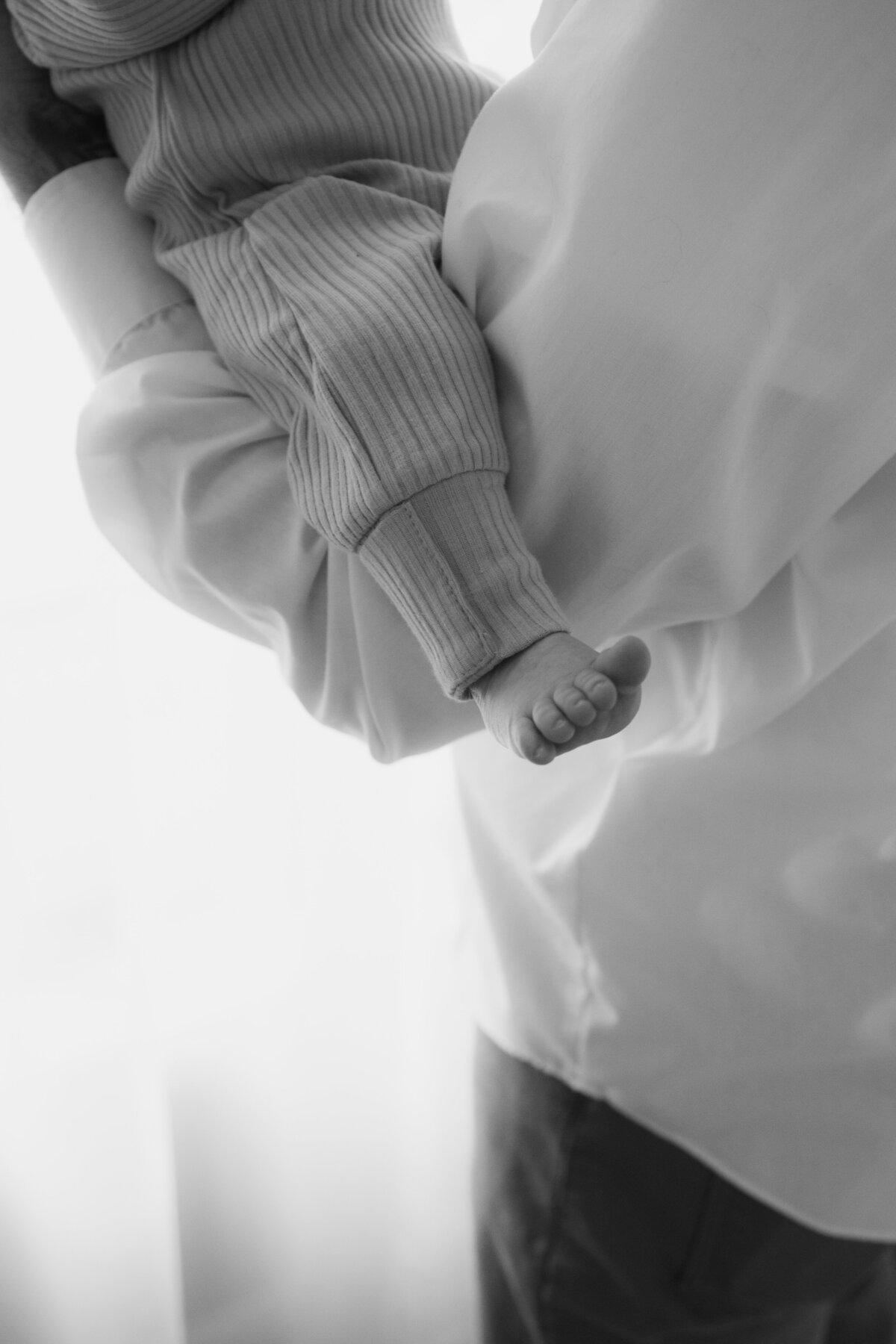 San Diego-Twins-newborn-lifestyle-photography-in-studio-the loft-2