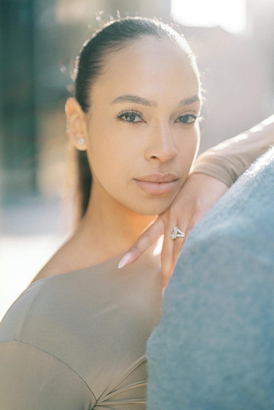 E11-Engagement-photo-shoot-in-Downtown-Toronto-Maria-and-DeVon-2025-04-14-2500px-1042