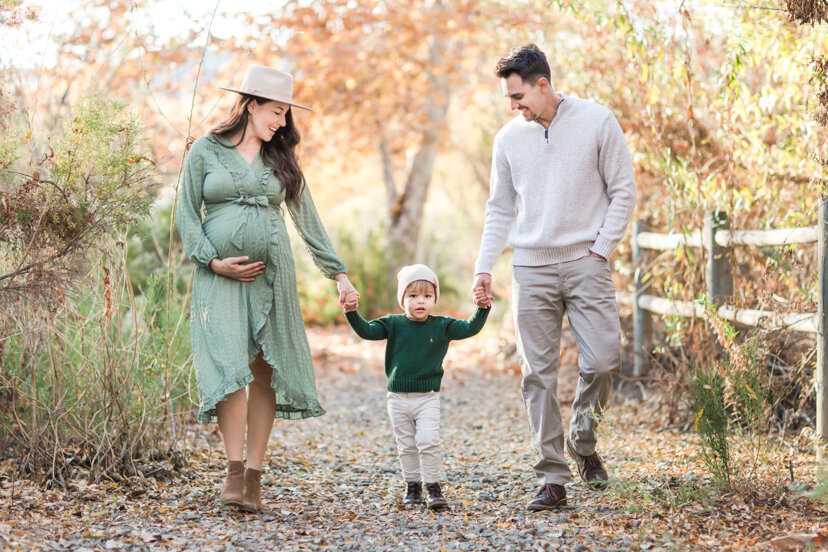 parents-walking-with-son-mission-trails-san-diego-portrait