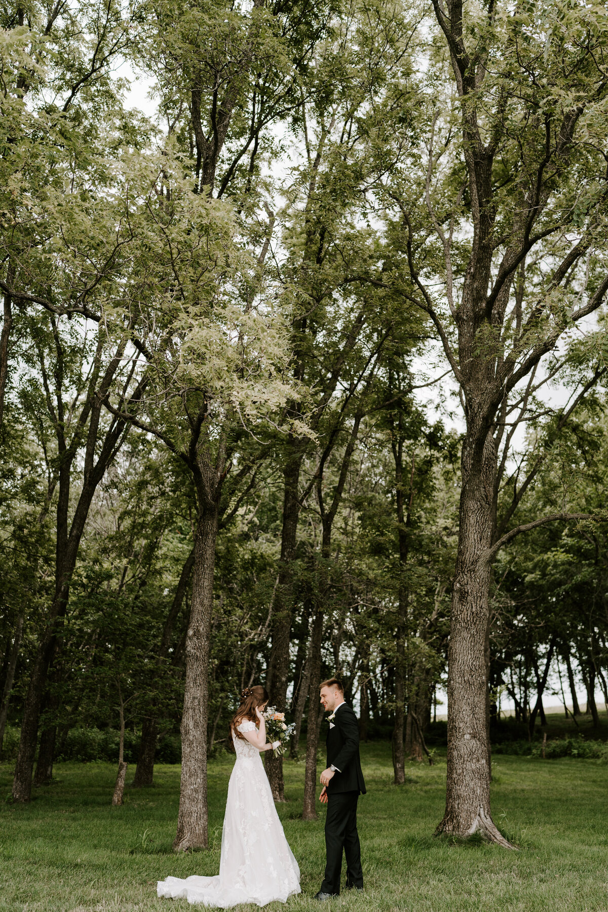 kraber-the-gathering-grounds-iowa-wedding-20