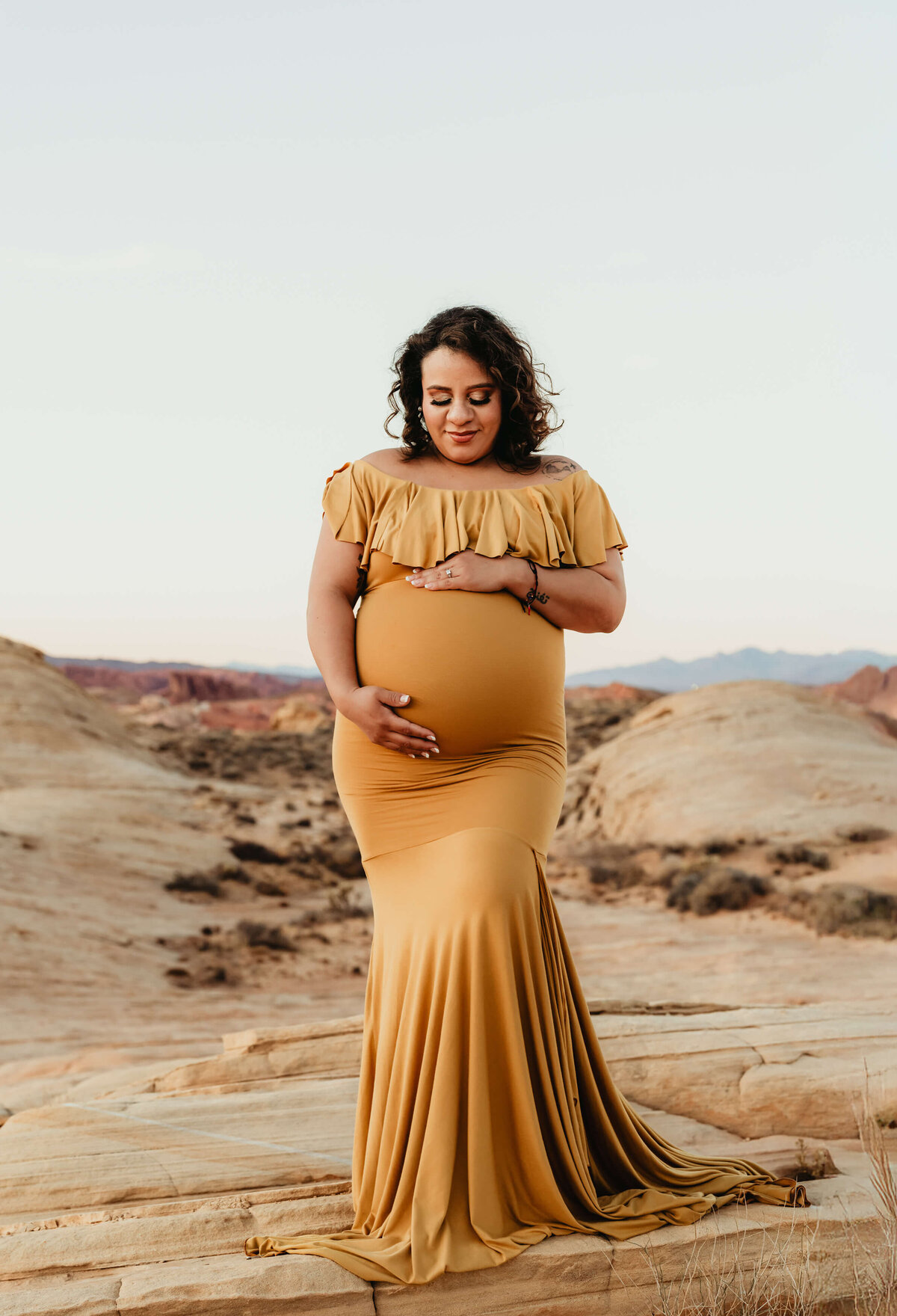 winter-maternity-session-valley-of-fire