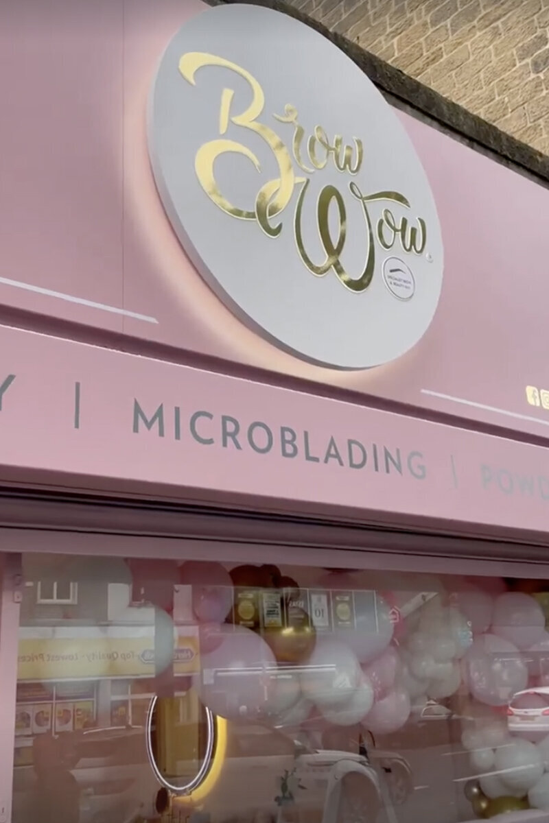ellis-signs-pink-and-gold-illuminated-salon-sign-newcastle-gateshead-north-east
