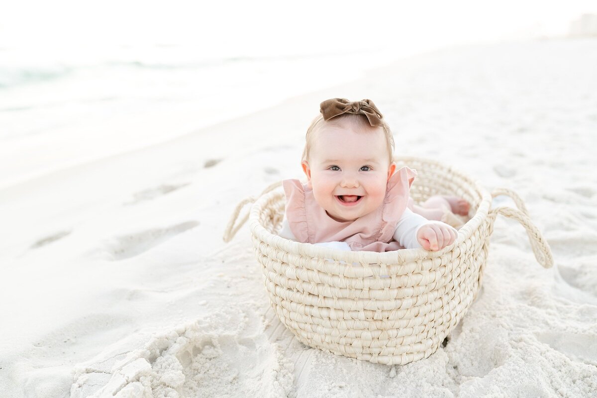 baby smiling at destin family photographers