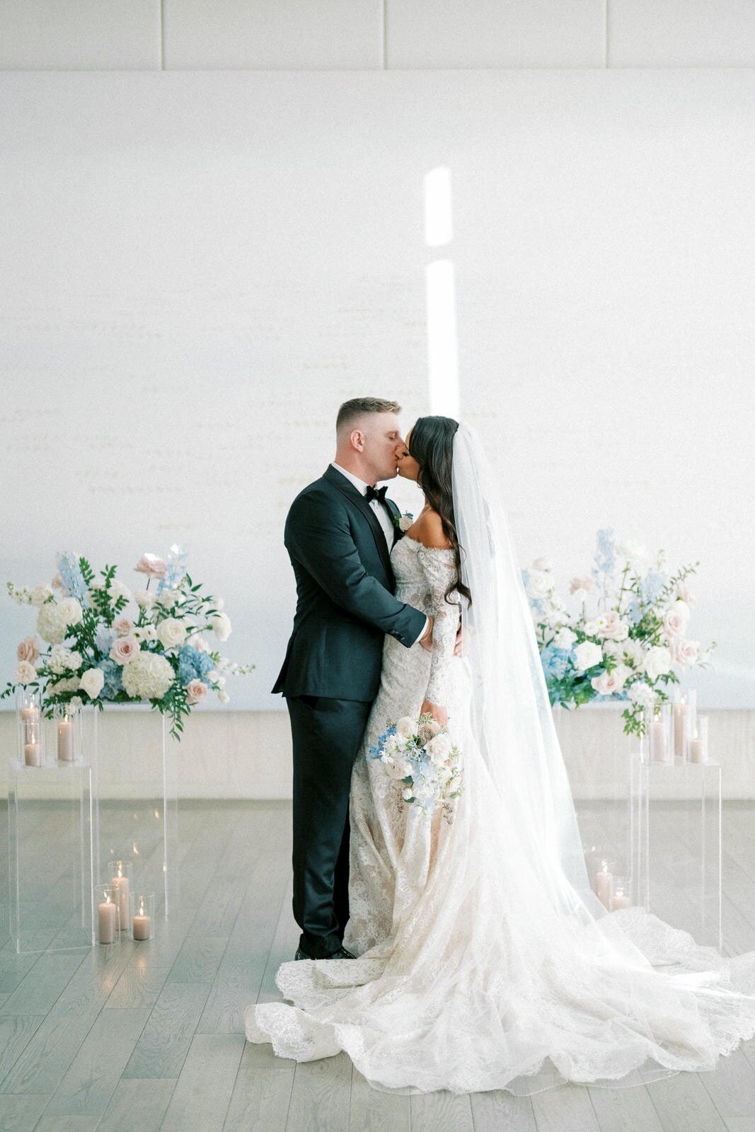 W9-Wedding-Photos-The-Pearle-Burlington-Lake-Ontario-Stephen-and-Oksana-2024-09-29-2500px-1152