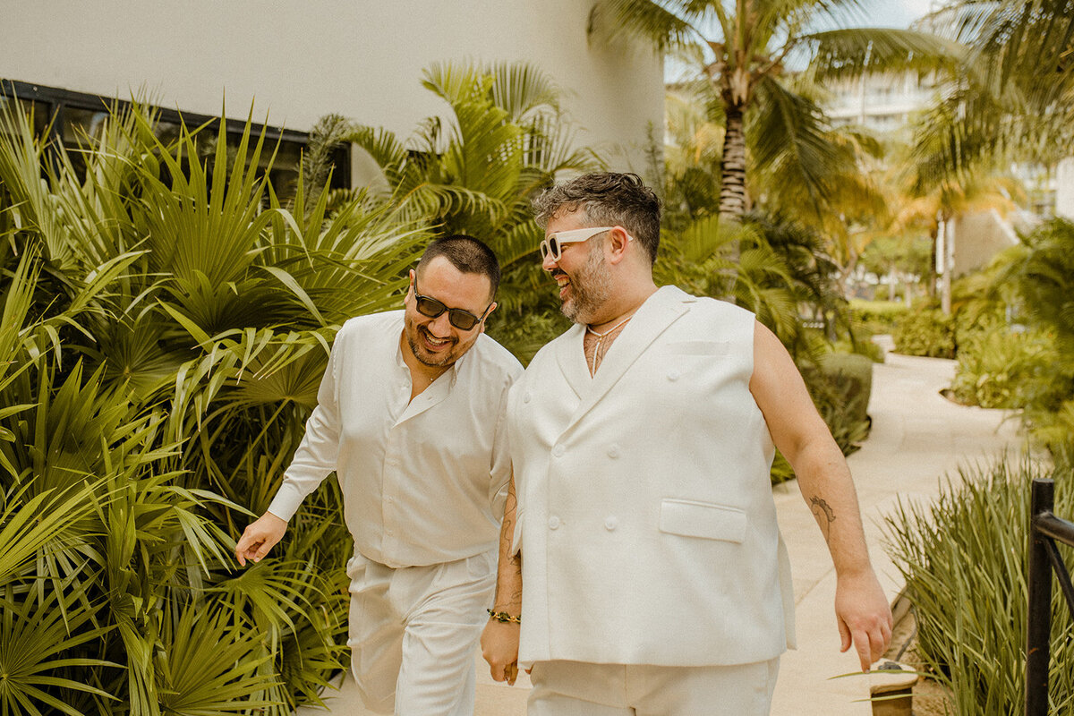 b-mexico-cancun-dreams-natura-resort-queer-lgbtq-wedding-couples-session-artsy-cool-01
