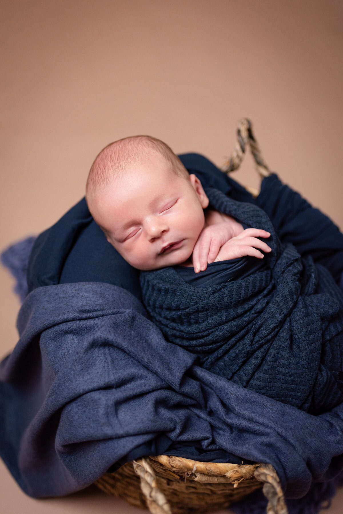 wrapped newborn bluffton indiana northeast IN fort wayne newbron photographer baby photography