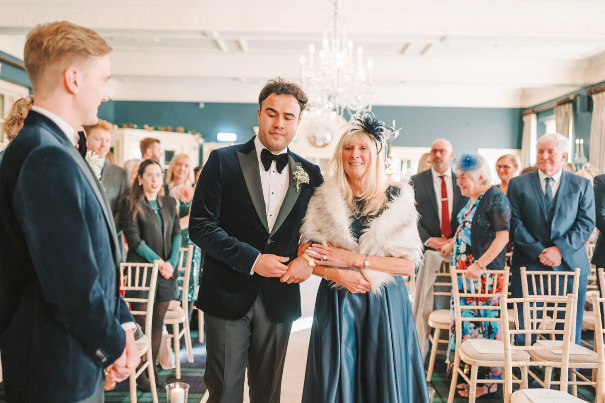 The Swan Hotel Cotswolds Wedding - Dita Bowen Photography-34