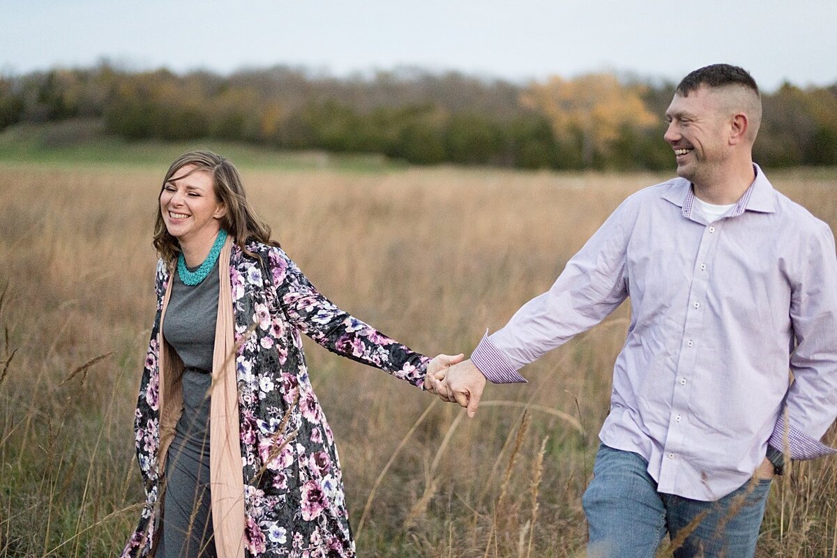 Downtown Lawrence KS Engagement photos in the fall. Lawrence Wedding-Photographer-Emily-Lynn-Photography_0011