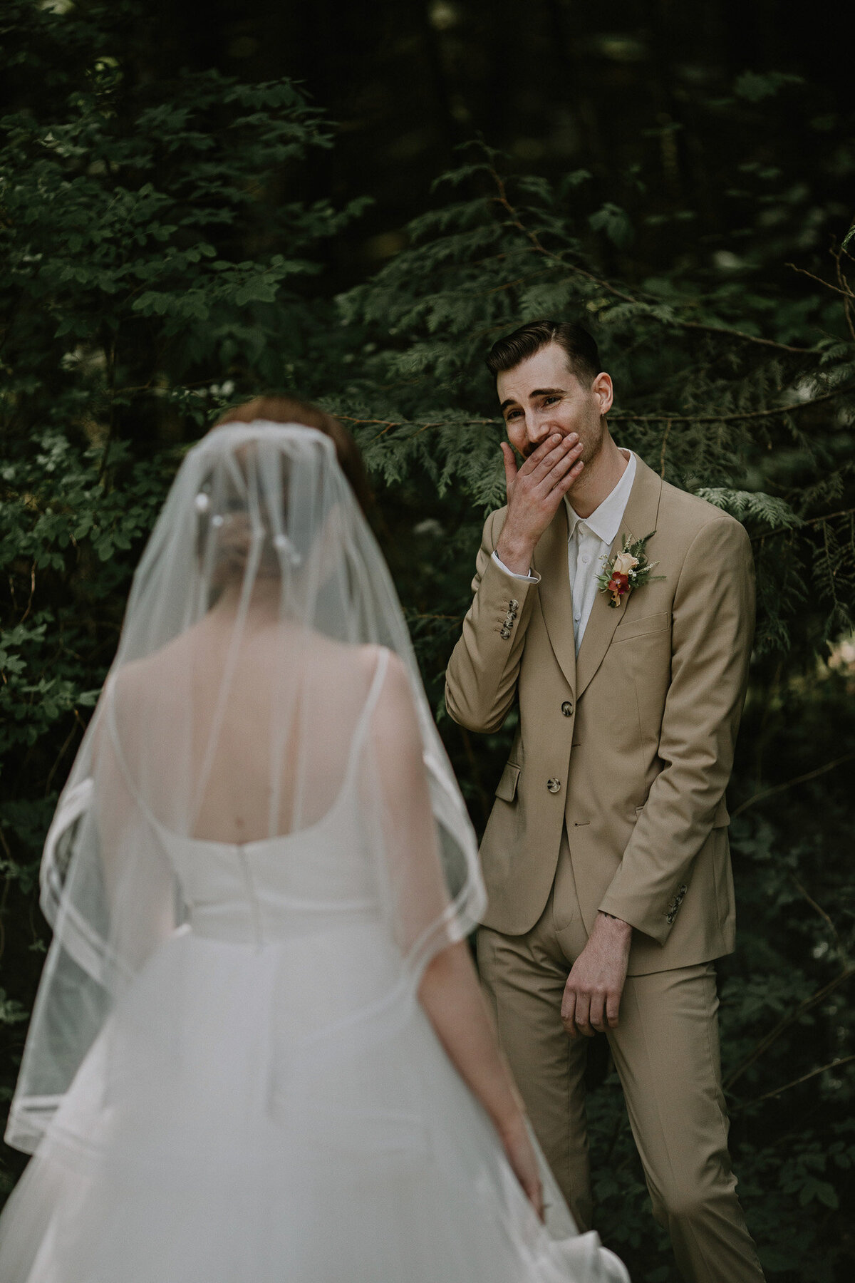 the-godards-Vancouver-wedding-photographer-getting-ready-4