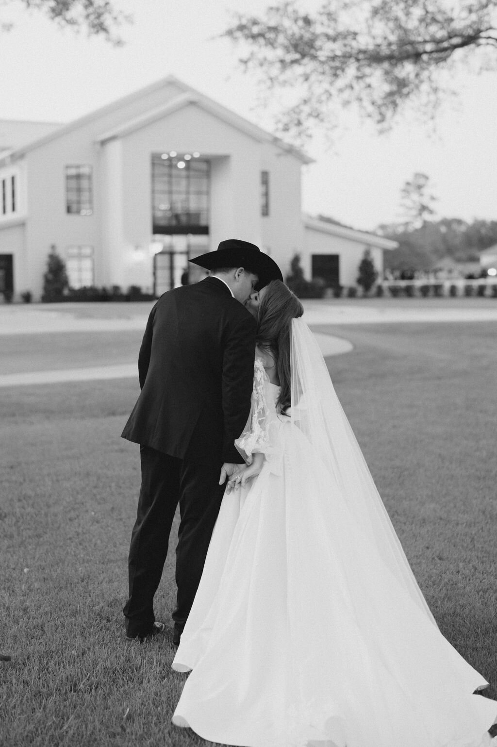 H&T_weddingsneakpeek-331