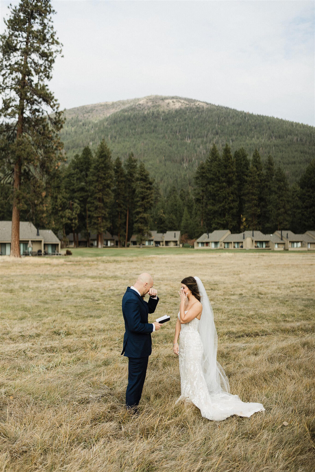 black-butte-ranch-sisters-oregon-wedding-005